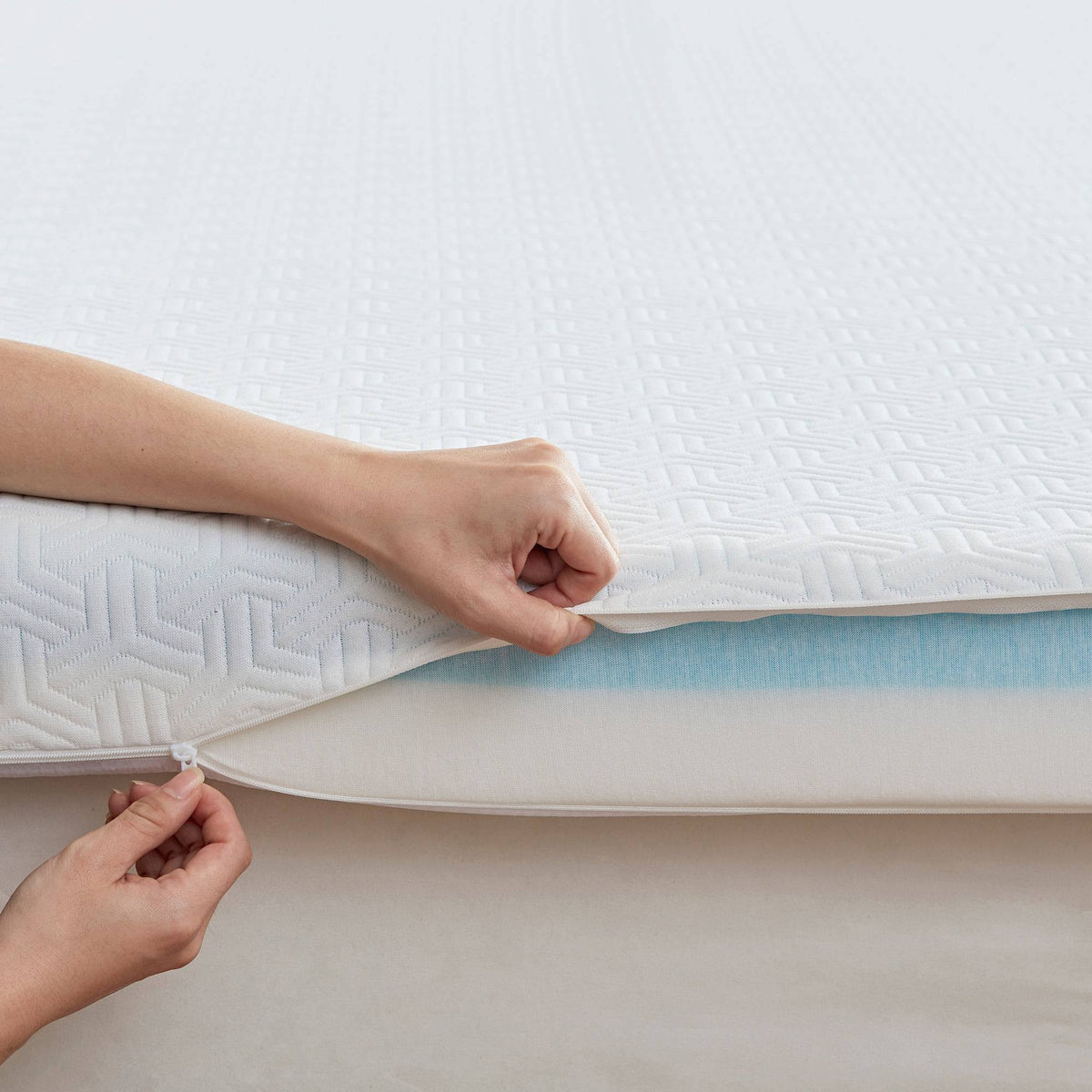 White Twin Memory Foam Mattress Topper V7354