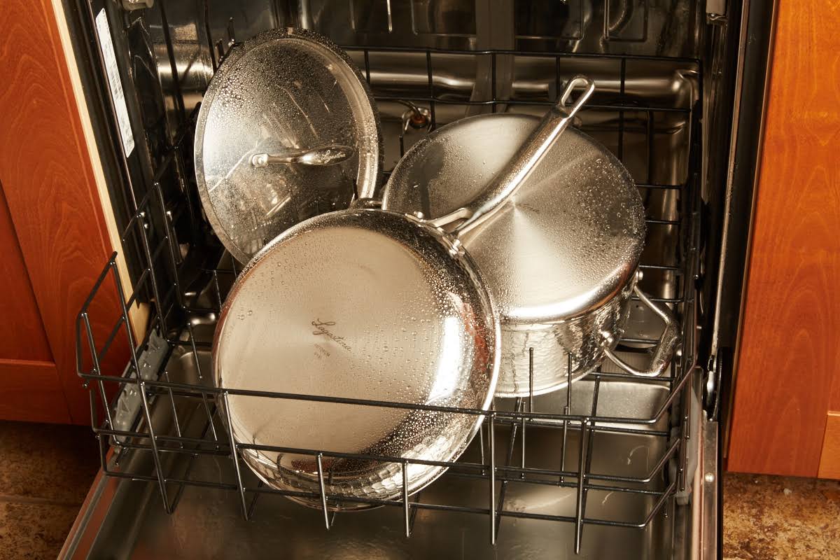3 Quart Covered Stainless Steel Casserole X7952
