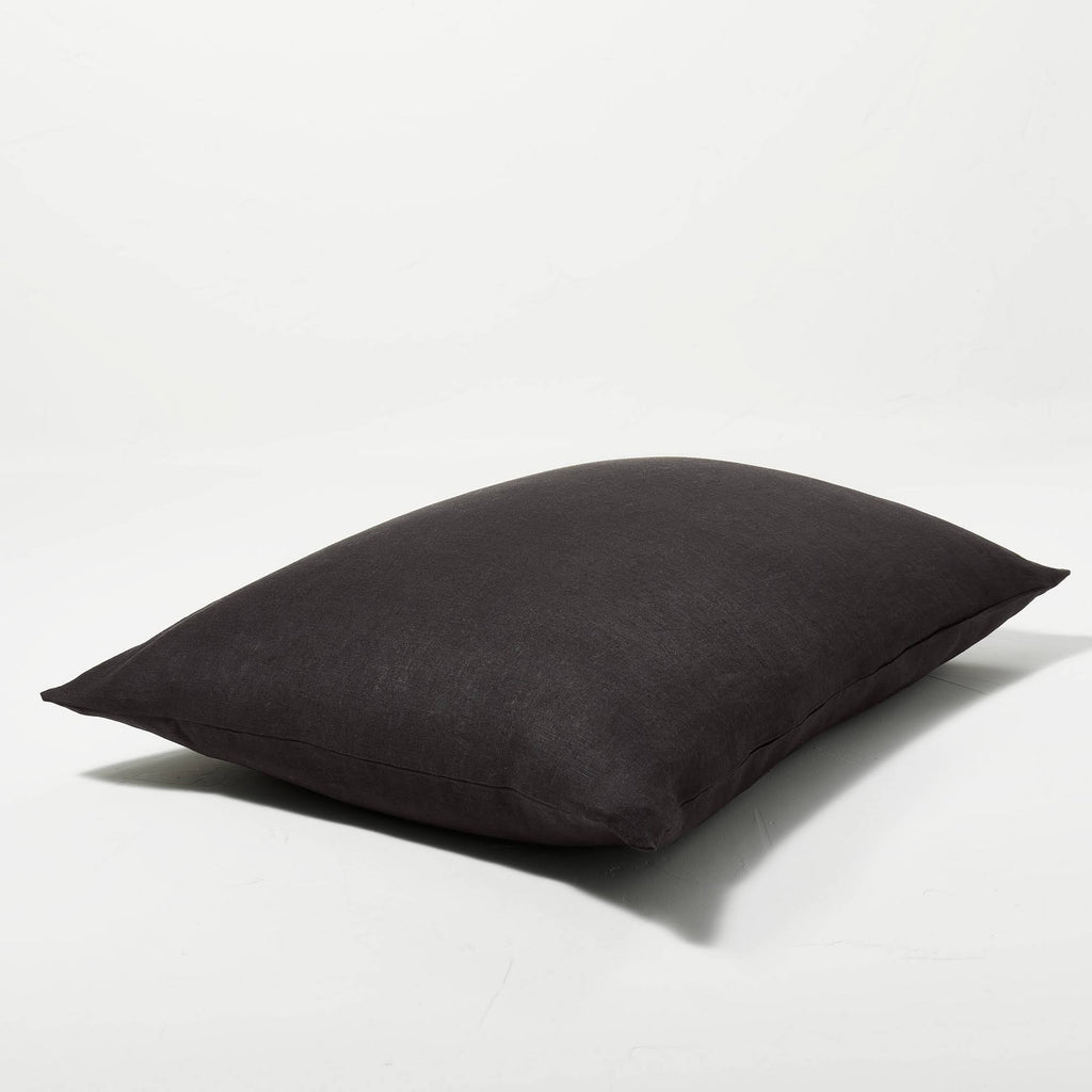 Washed Black Linen Duvet & Sham Set B32357
