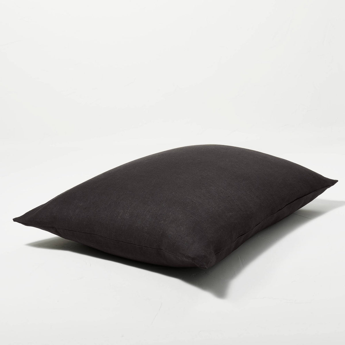 Washed Black Linen Duvet & Sham Set B32357