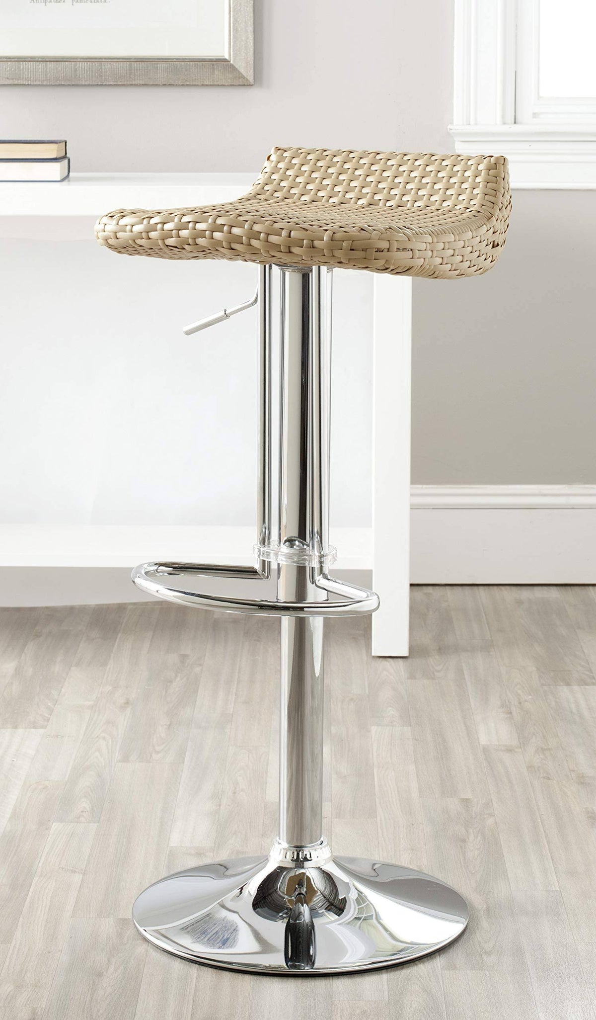 Wicker Natural Swivel Bar Stool T177