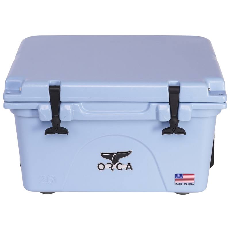 26 Quart Light Blue Cooler B543515
