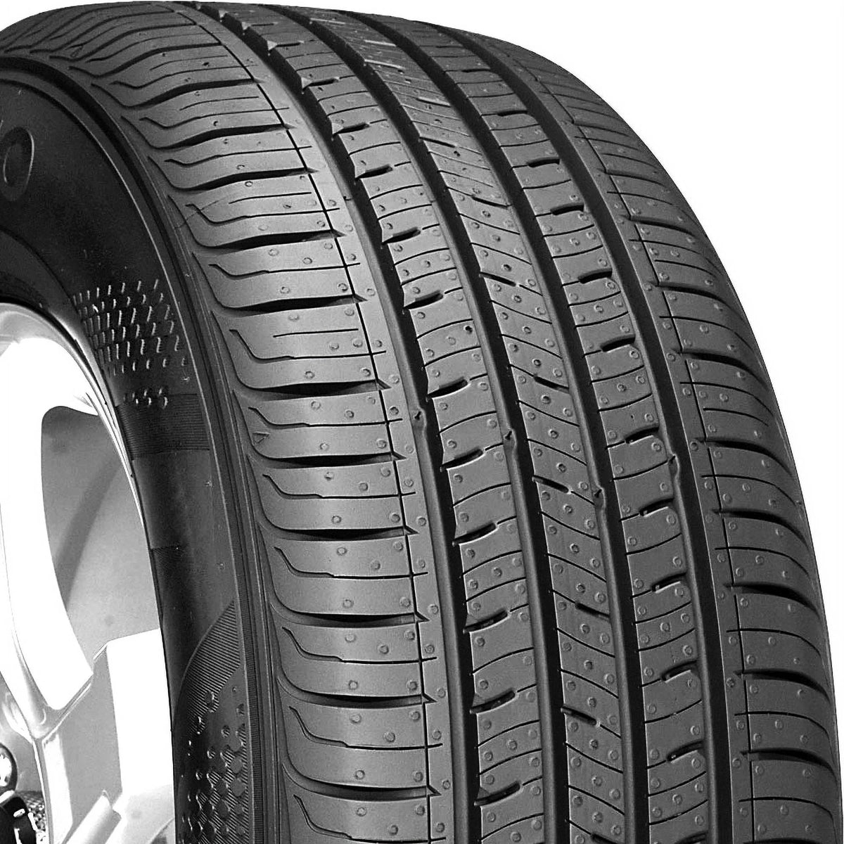 Set of 4 215/55R17 94V Performance Tires E4397