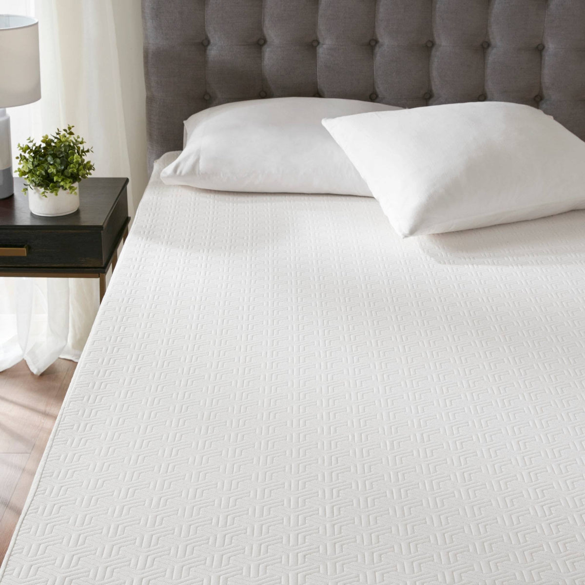 White Twin Memory Foam Mattress Topper V7354
